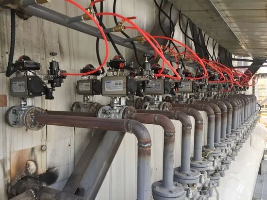 آلة التعبئة الأفقية التلقائية بالكامل مع صمام ملء متعدد الرؤوس ، والرفع الهوائي ، وتحكم PLC لصمغ الزجاج ، وصمغ السيليكون ، وصمغ الختم